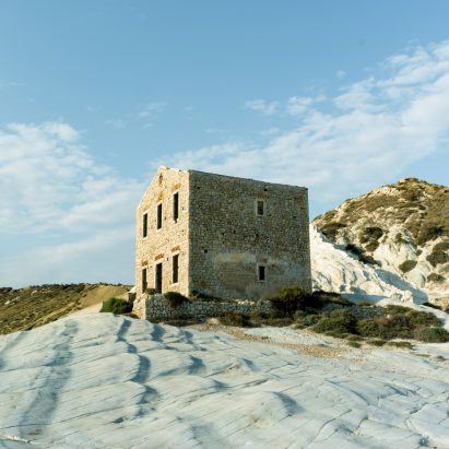 Photo of abandoned house in Punta Bianca, Sicily