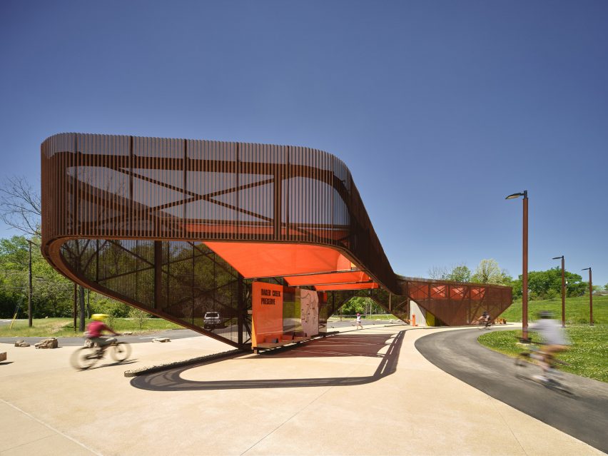 Steel cantilvered pavilion in Tennessee park