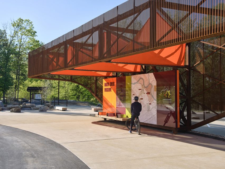 Steel cantilvered pavilion in Tennessee park