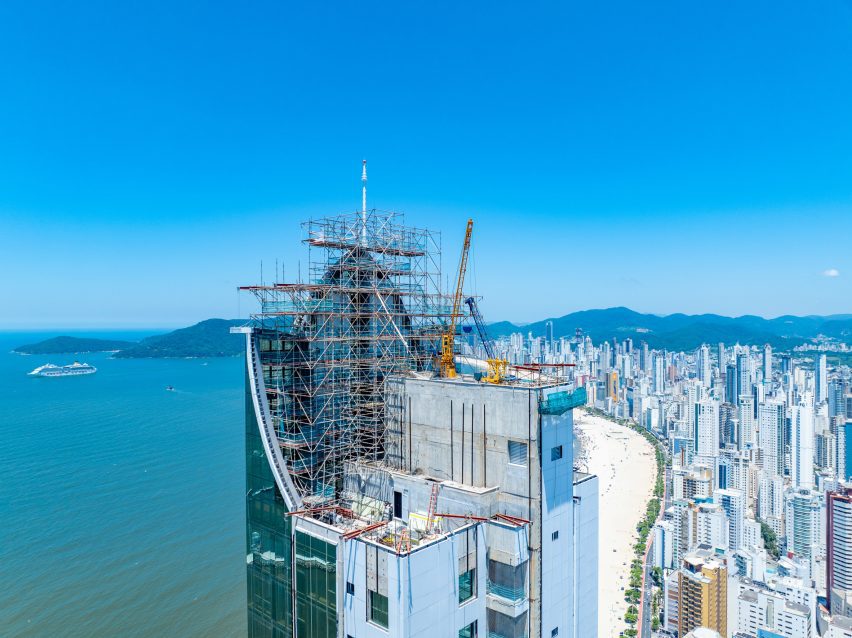 Boreal Tower under construction in Brazil
