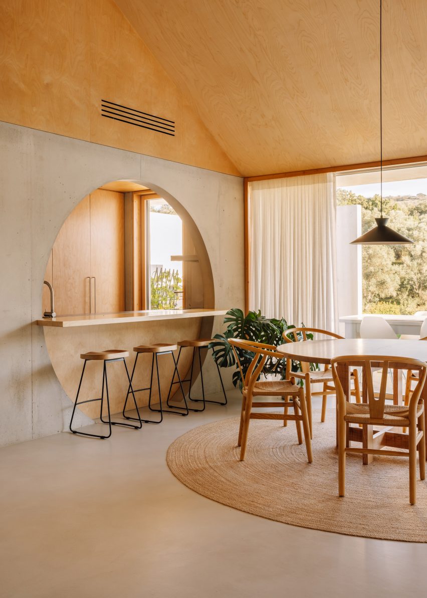 House in Serra by Cimbre