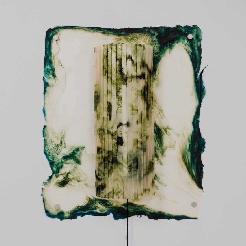 Algae bioplastic by Samuel Tomatis and Ana&iuml;s Jarnoux