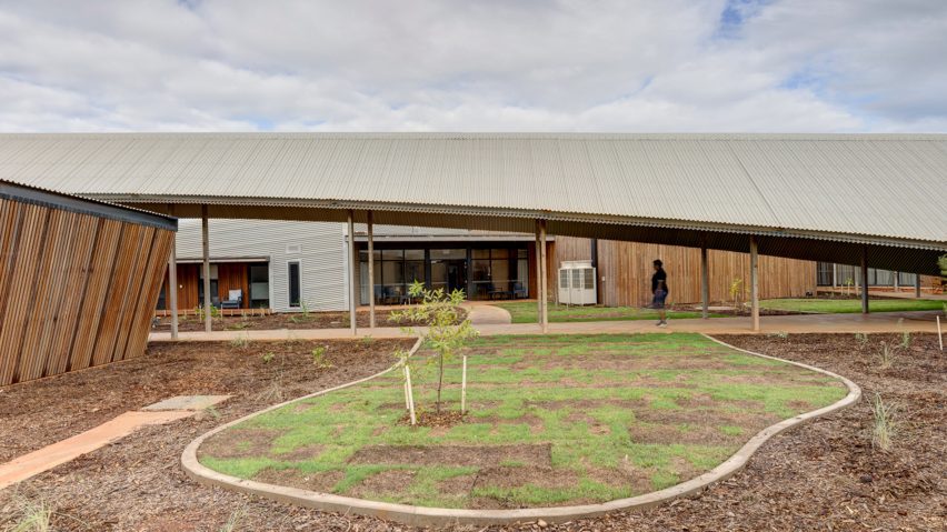 View towards entrance of Yutjuwala Djwarr Aged Care in the Northern Territory