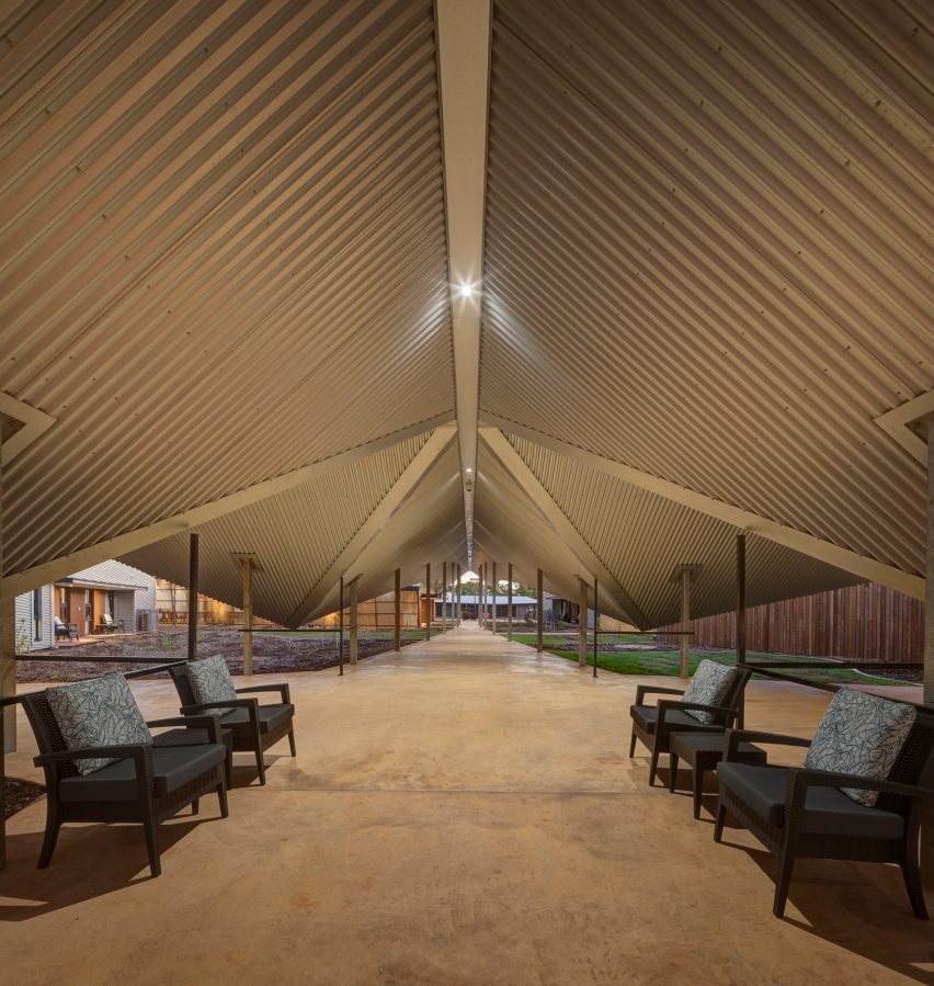 Sheltered area within Yutjuwala Djwarr Aged Care by Kaunitz Yeung Architecture