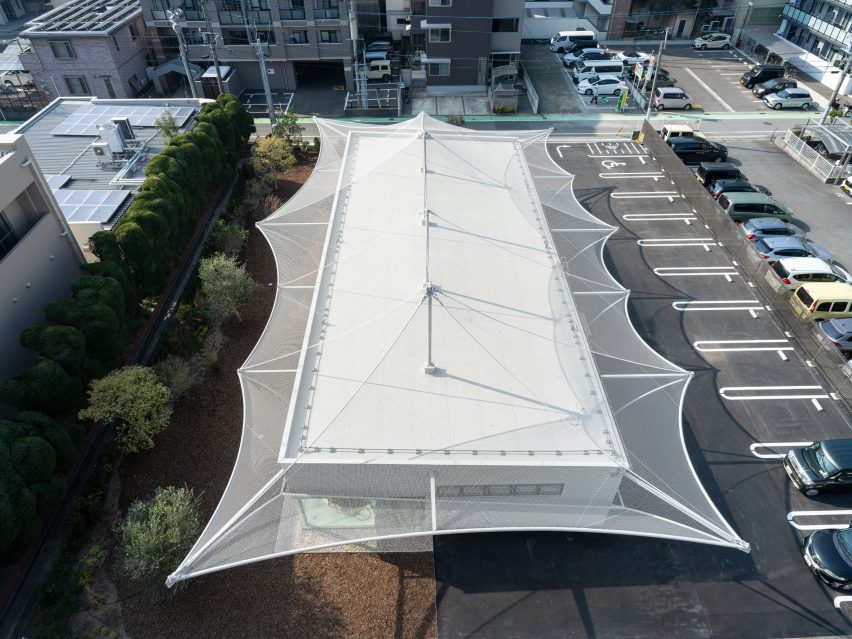 Overhead view of eatery by Kengo Kuma and Associates