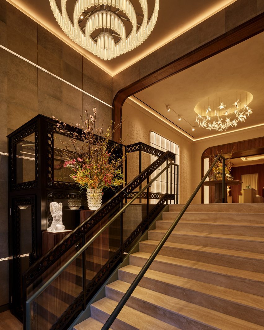 Art deco lobby