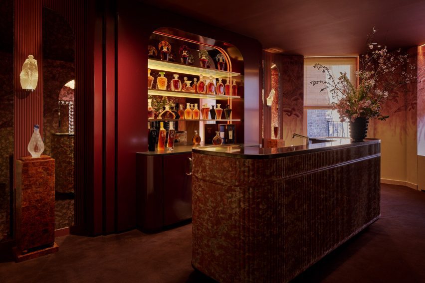 Art deco bar