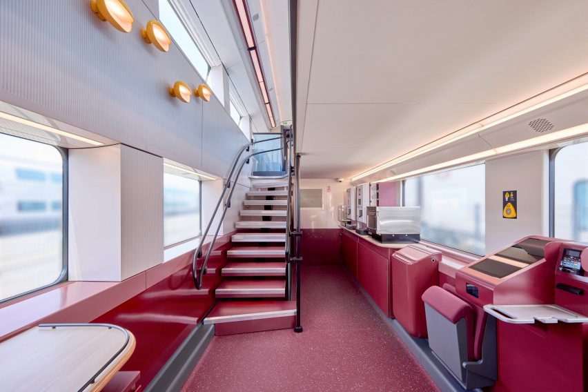 Staircase leading to dining car in TGV Inoui