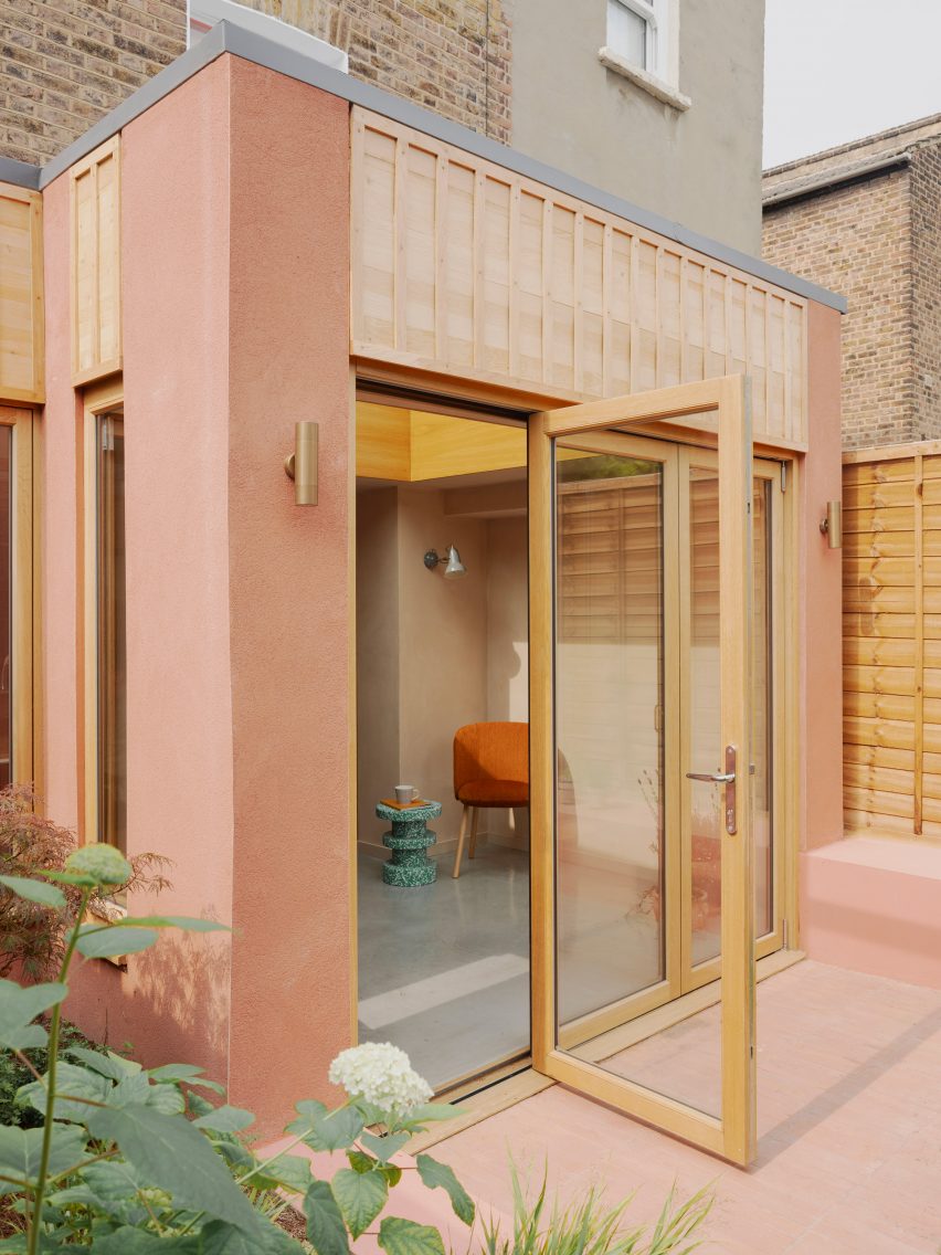 Exterior view of London house extension by Pensaer