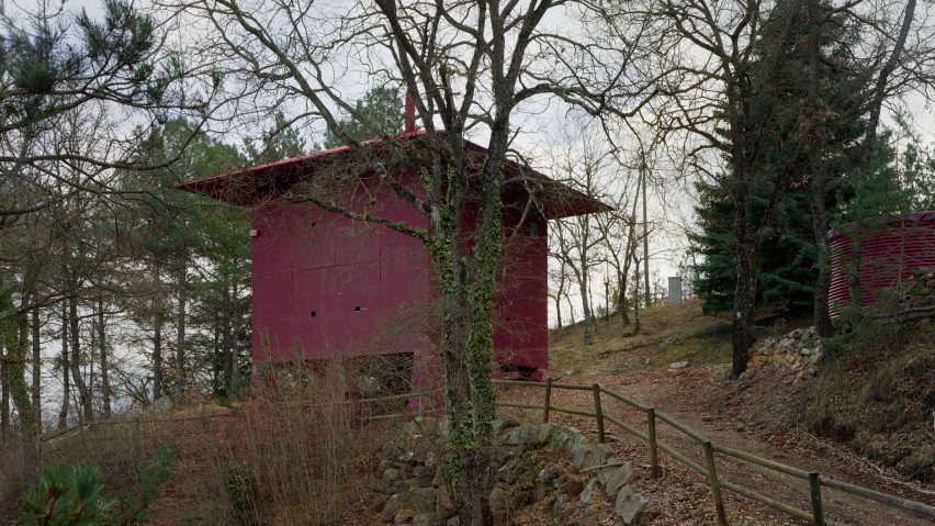 Red cabin by Test and Prefab House Changeover