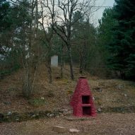 Red cabin in Barcelona by Test and Prefab House Changeover
