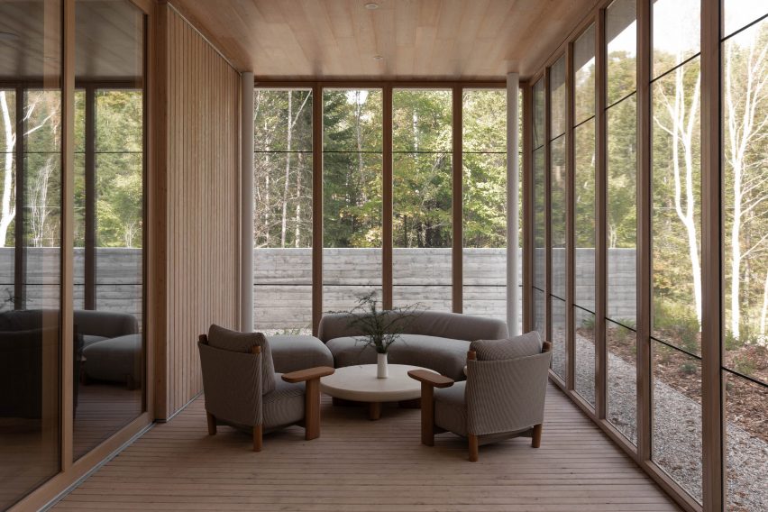 Board-formed concrete garden wall