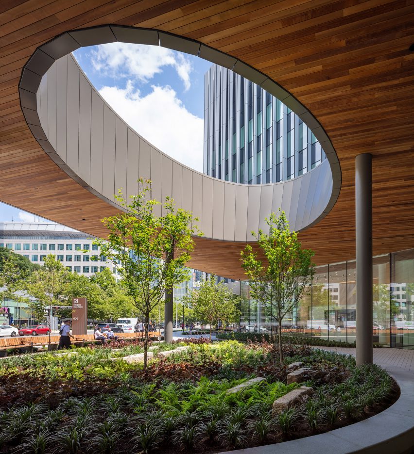Canopy-style courtyard