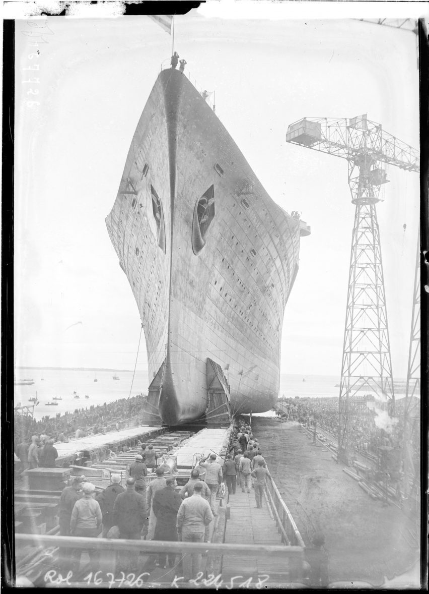 Hull of SS Normandie under construction