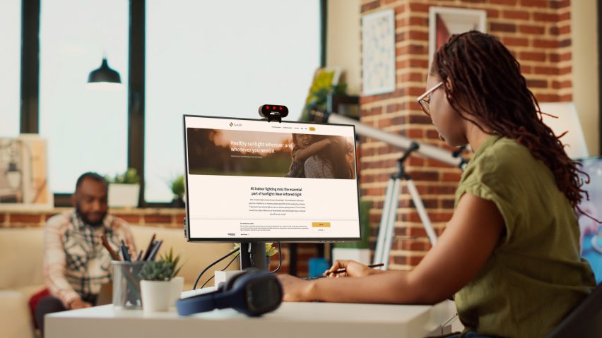 SunBooster clipped onto a computer screen