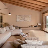 Photo of living room with surfaces by Florim