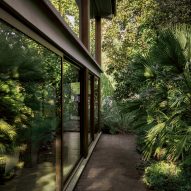 Photo of garden with surfaces by Florim