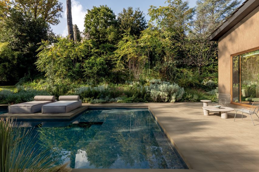 Photo of pool with floor tiles by Florim