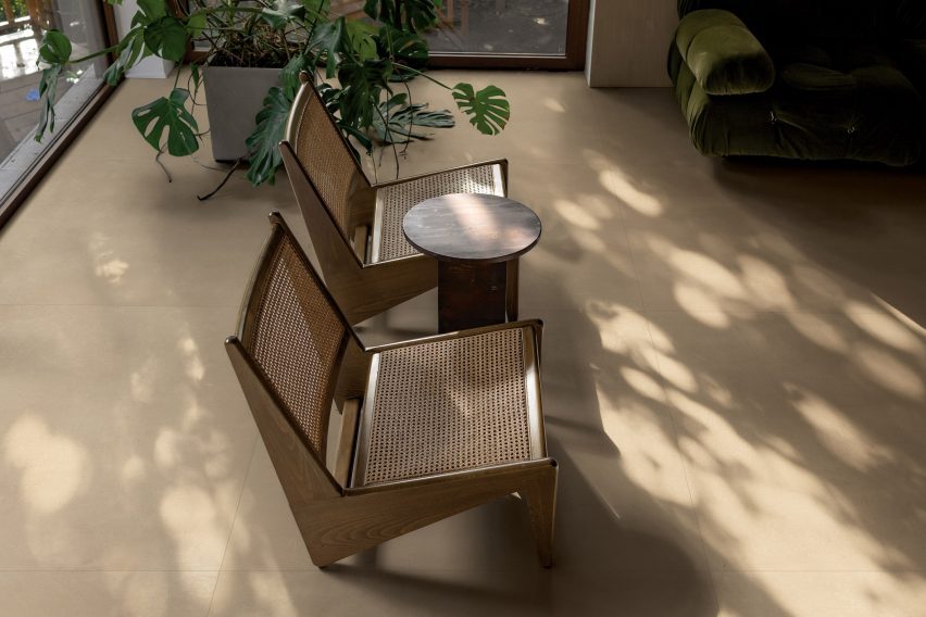 Photo of seating area with surfaces by Florim