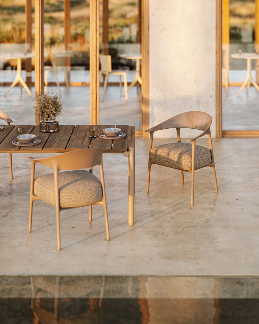 Africa upholstered armchair by Eugeni Quitllet for Vondom