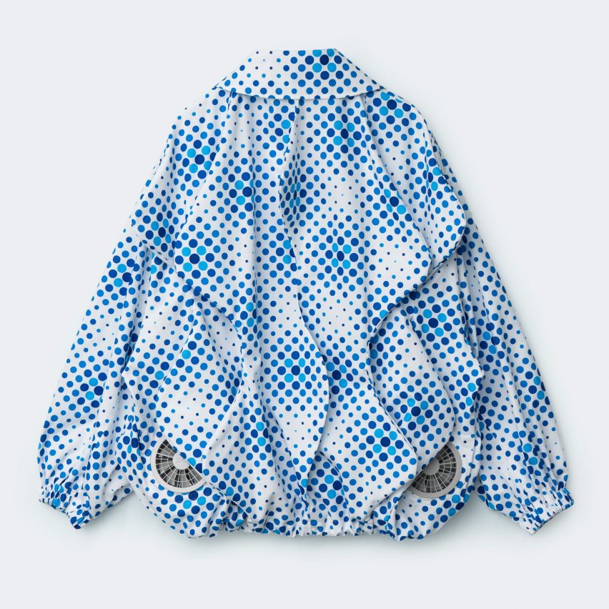 Fans integrated into a jacket 