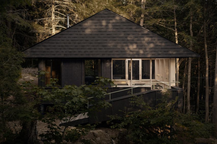 Exterior view of Smoke Lake Cabin in Ontario