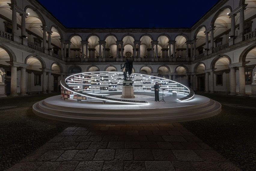 Lit-up rotating library