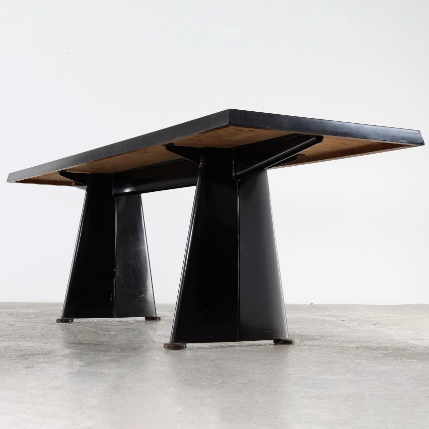 Centrale table, 1956