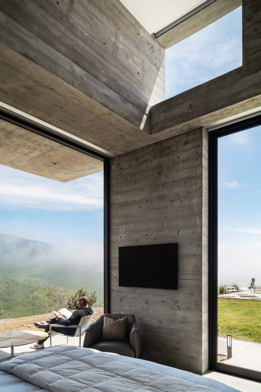 Californian house by LOHA