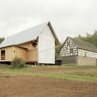 Learning House in Bavaria by Max Otto Zitzelsberger