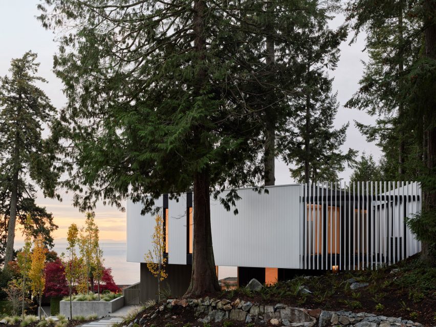 West Vancouver house by Architecture Building Culture