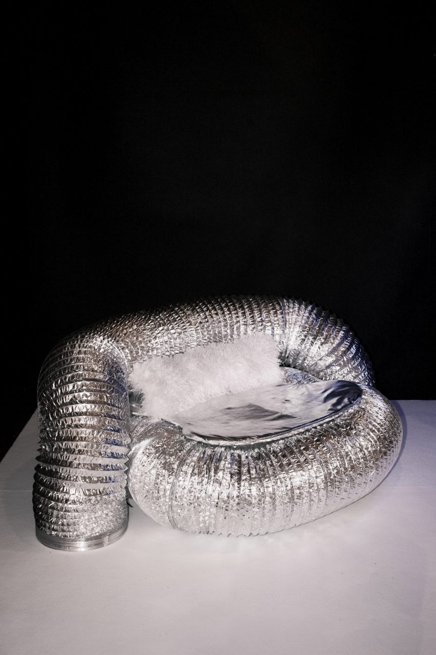 Ventilation tube chair