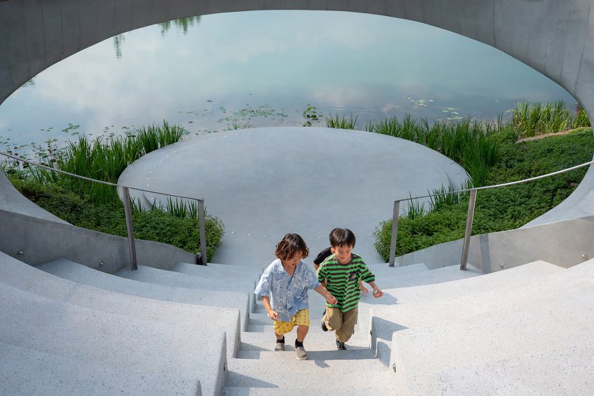 Children walking through Ring of Starlight 