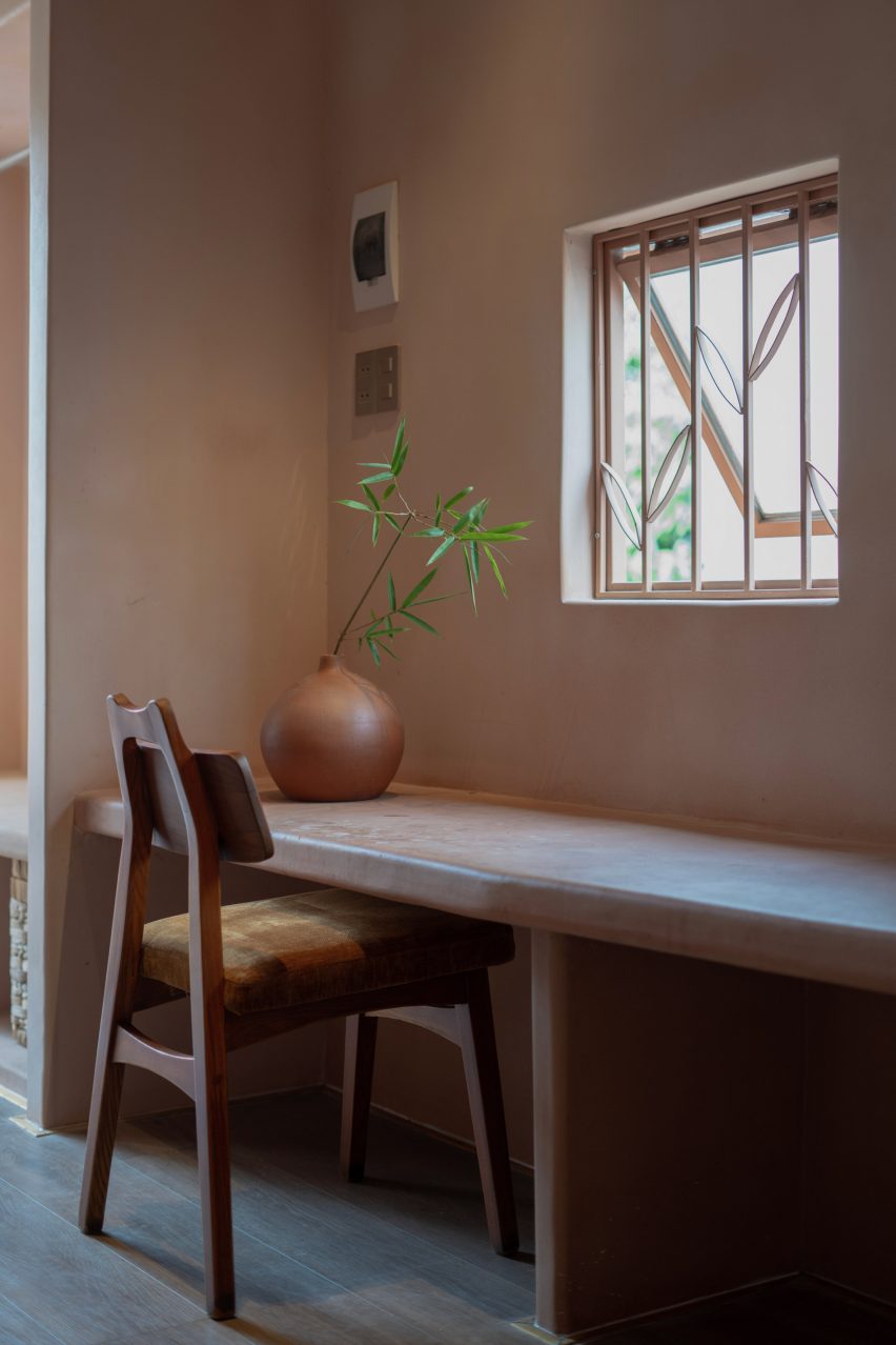 Interior of Earthenware House by NAQI & Partners