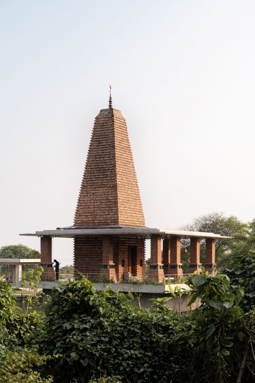 Ganga Leheri Temple by Abin Design Studio