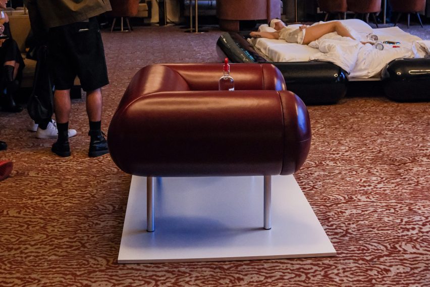 Kouros Maghsoudi hug chair