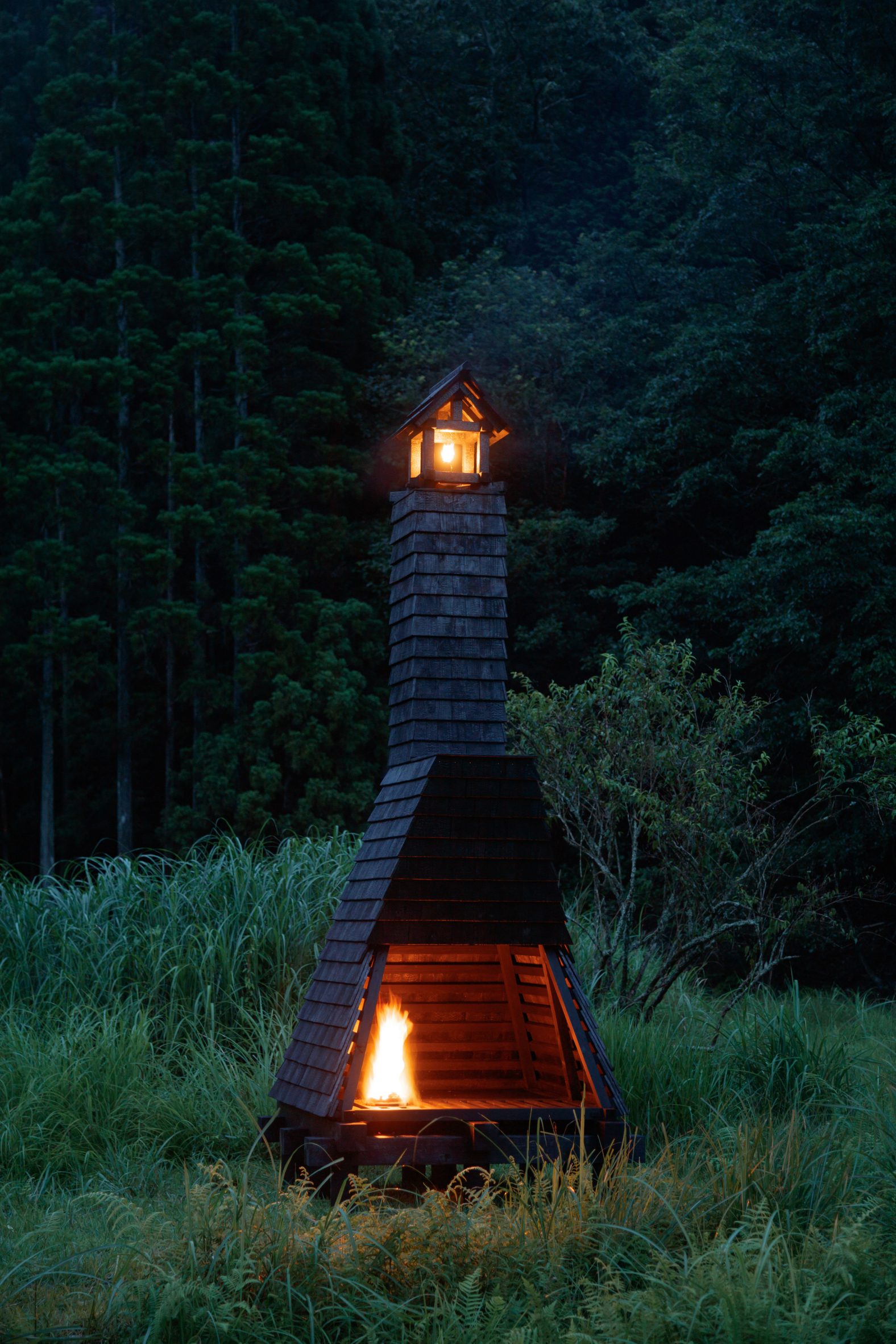 Shingle-covered tea room for one sits in Kyoto mountains