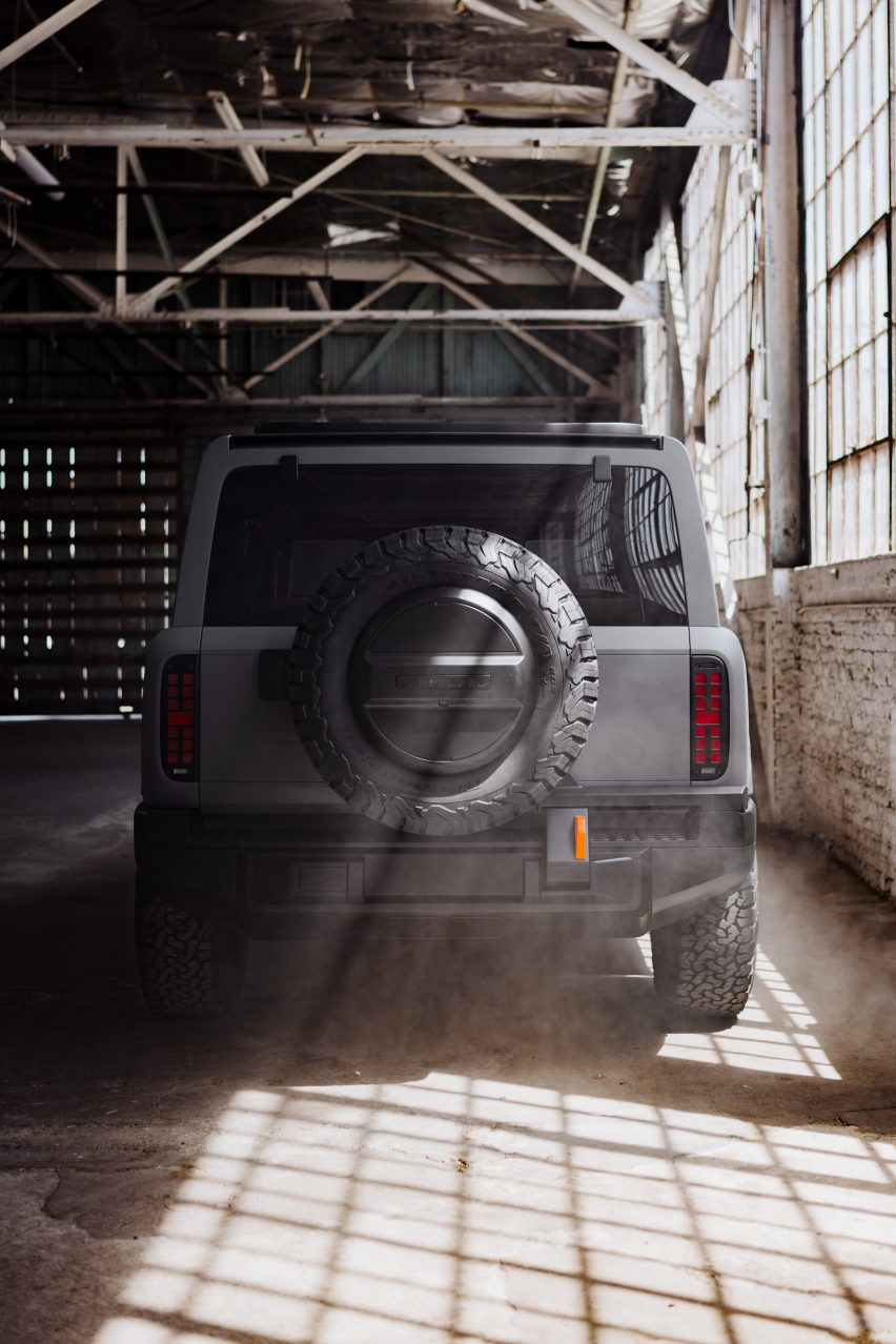 Photo of the Slate Truck in SUV mode from the rear