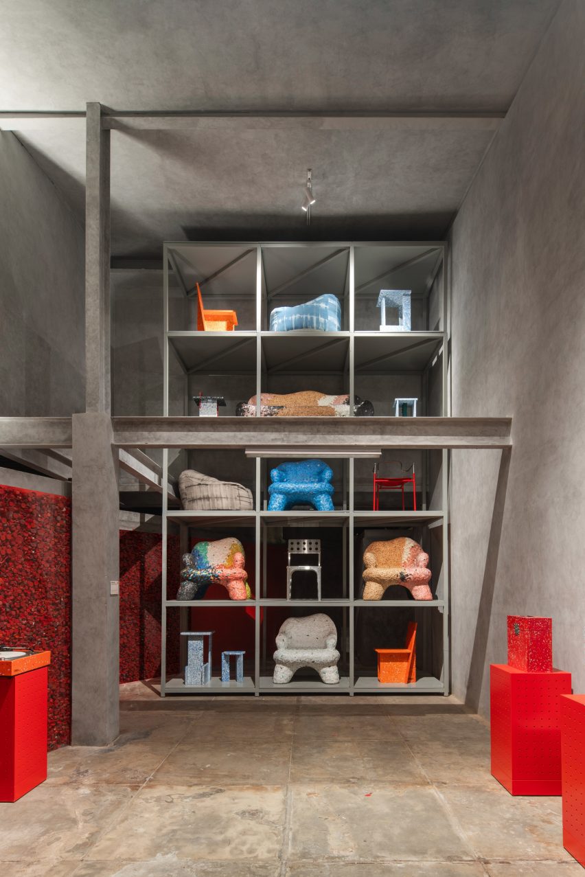 Display of Space Available products