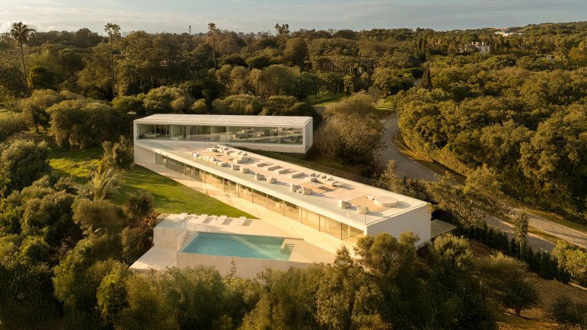 Villa 95 by Fran Silvestre Arquitectos