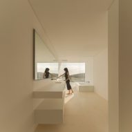 Villa 95 by Fran Silvestre Arquitectos