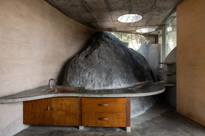 Interior of Winterfell house by Prithvi Architects