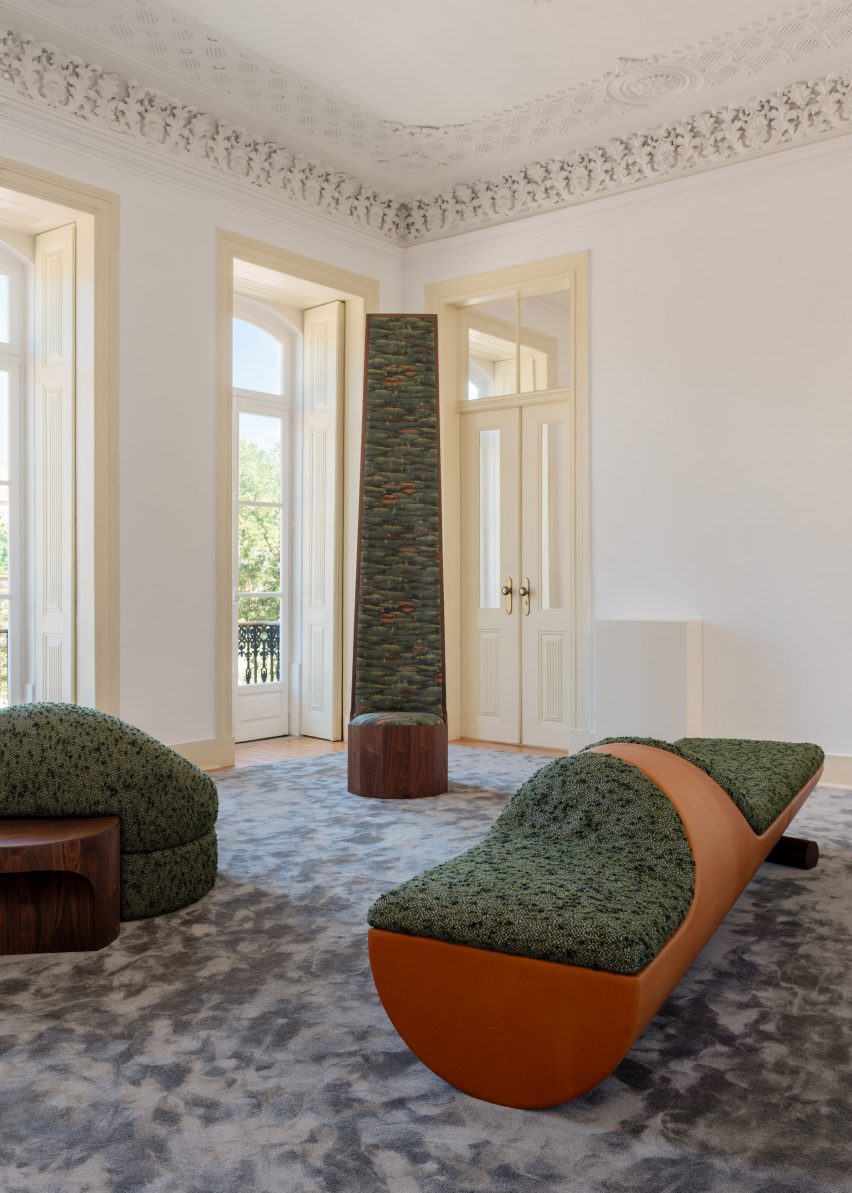 Toro daybed in Ensemble collection