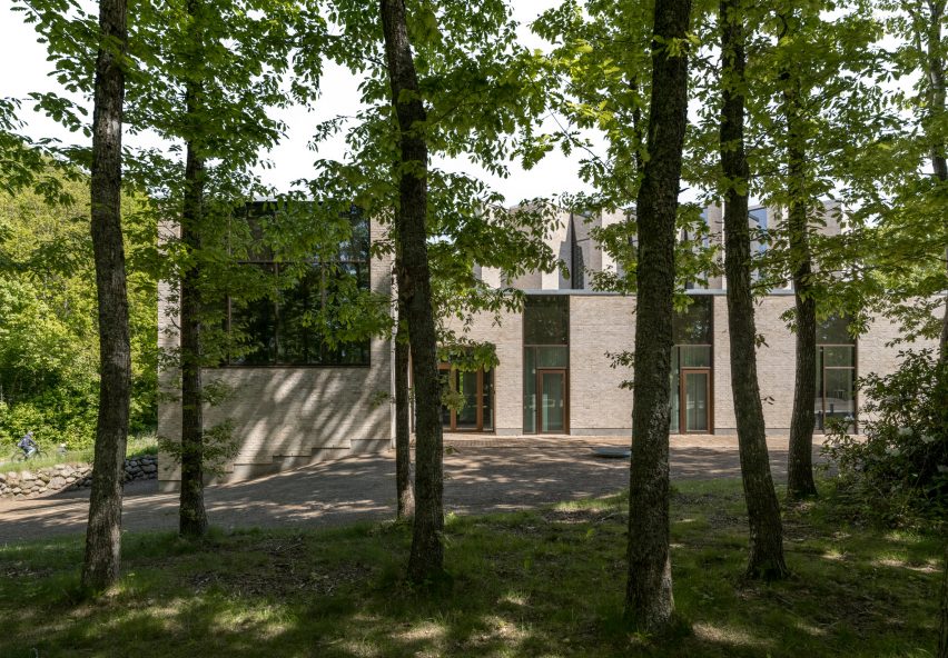 Højvangen Church by Henning Larsen