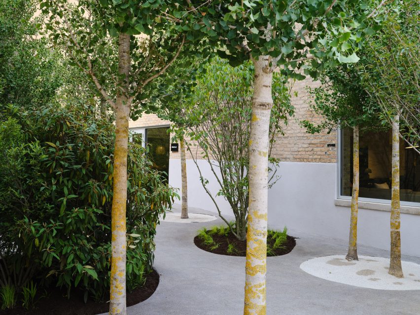MVVA courtyard Chicago Millerknoll