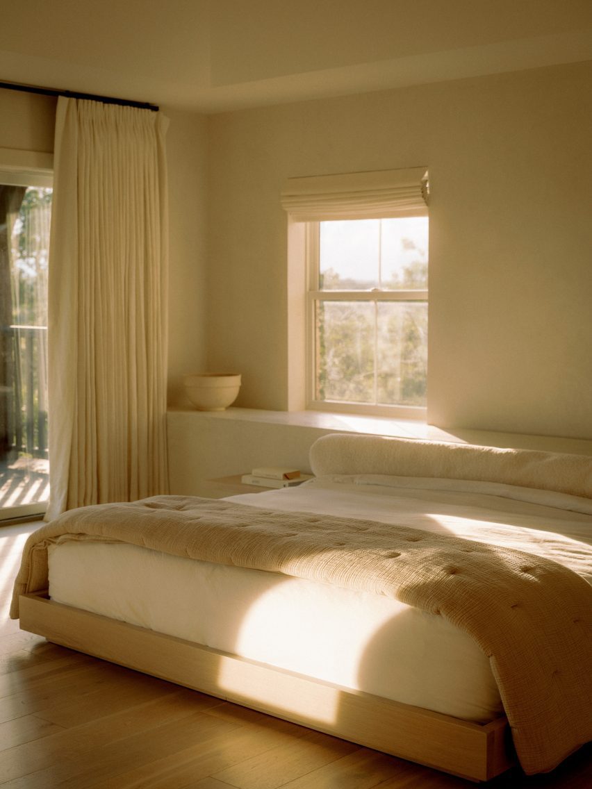 Bedroom decorated with cream tones and textured fabrics