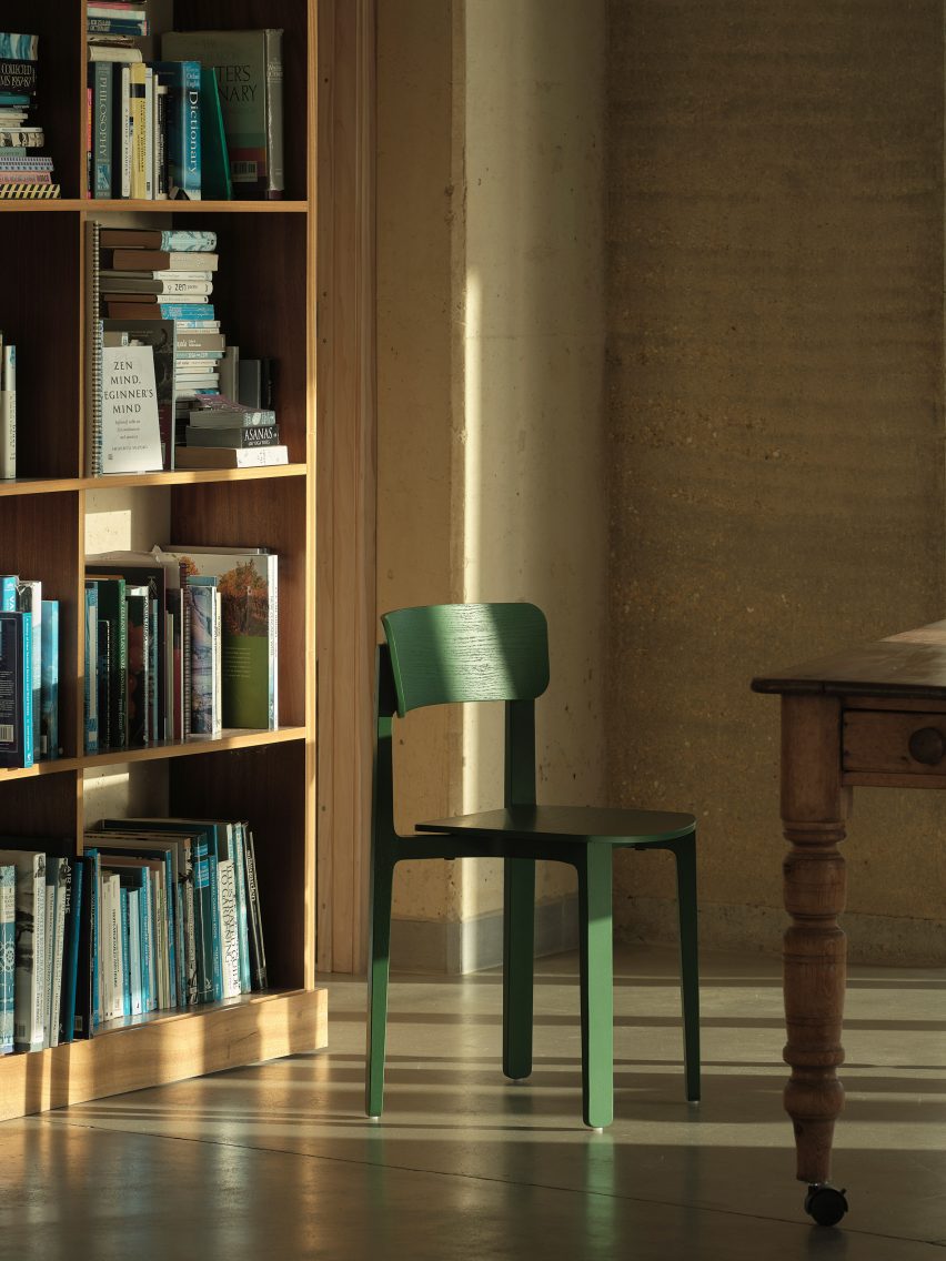 The green radio chair