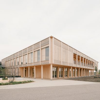 Extension of the Company Headquarters Windkraft Simonsfeld by Juri Troy Architects