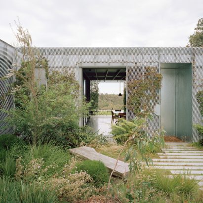 Hedge and Arbour House by Studio Bright