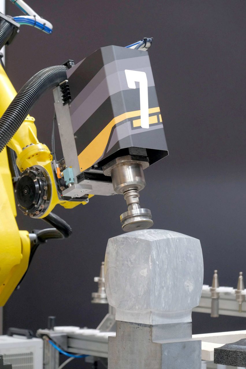Robotic sanding stone